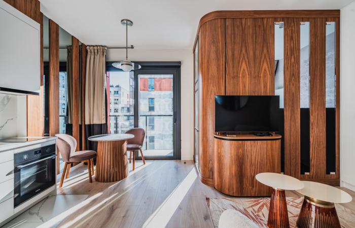 Apartament typu Suite z łóżkiem typu king-size i balkonem na 6. piętrze